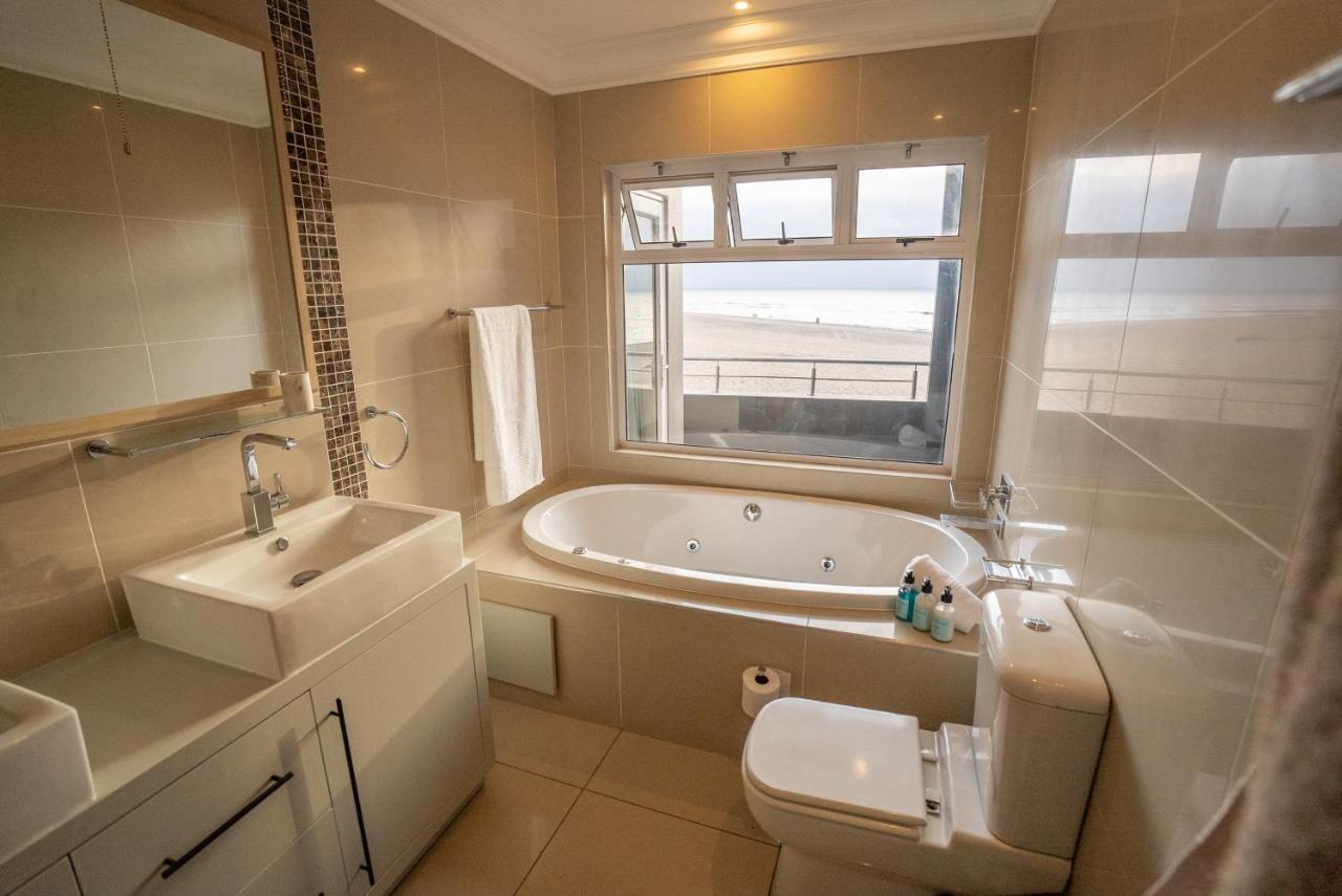 Deja Blue Beachfront Villa, Newly Renovated Langstrand Dış mekan fotoğraf